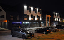 Biurowiec Świętokrzyska 25 | Widok od strony parkingu